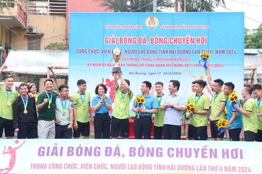 Trao Giải bóng đá trong công chức, viên chức, người lao động Hải Dương