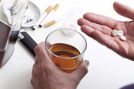 Có nên uống thuốc giải rượu?
