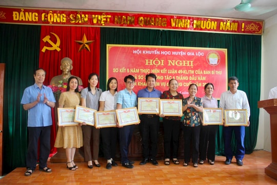 Gia Lộc trao hơn 10,6 tỷ đồng khuyến học trong 5 năm