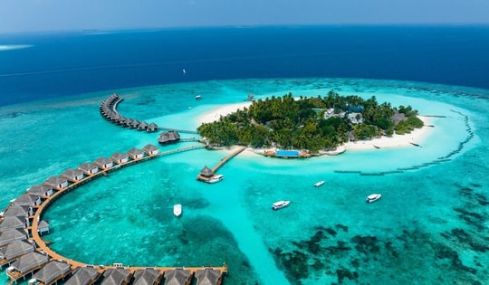 Khu nghỉ dưỡng ở Maldives chơi trội, chỉnh đồng hồ sớm hơn 1 tiếng