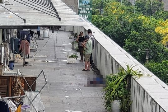 1 phụ nữ tử vong trên ban công tầng 3 chung cư HUDIC (TP Hải Dương)