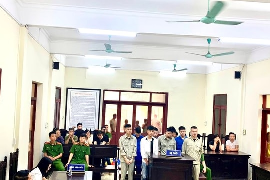 8 đối tượng hiếp dâm 1 phụ nữ ở Thanh Hà bị phạt tổng số hơn 63 năm tù giam