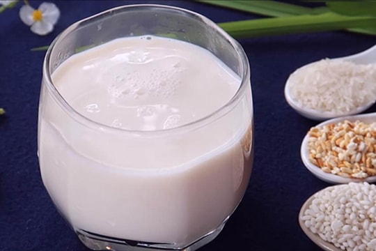 Cách làm nước gạo rang bổ dưỡng, giải nhiệt ngày hè