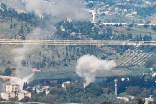 Hezbollah phóng loạt rocket vào miền Bắc Israel