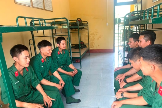 Trung đoàn Bộ binh 125 trang bị “kỹ năng mềm” cho chiến sĩ mới