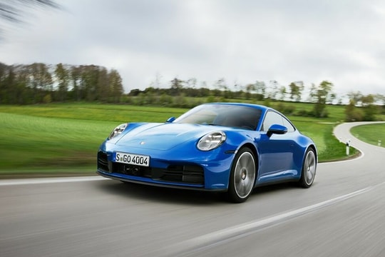 Porsche 911 hybrid trình làng