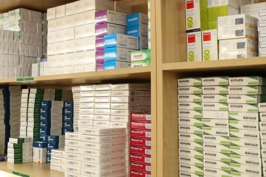 Gia hạn hơn 400 loại thuốc sản xuất trong nước phục vụ điều trị, phòng dịch