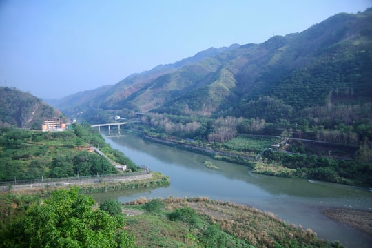 Cột cờ Lũng Pô, nơi sông Hồng chảy vào đất Việt