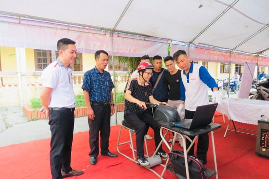 Gần 1.500 sinh viên Trường Đại học Hải Dương được hướng dẫn kỹ năng lái xe an toàn
