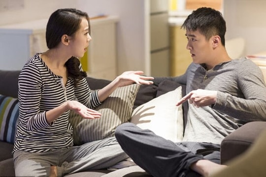 Giận vợ, chồng đăng clip nóng lên nhóm chat rồi nhận cái kết đắng
