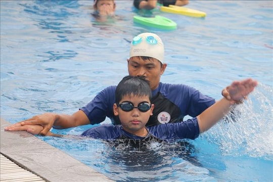 Đừng để lo lắng của phụ huynh làm tăng áp lực lên kỳ nghỉ hè của trẻ em
