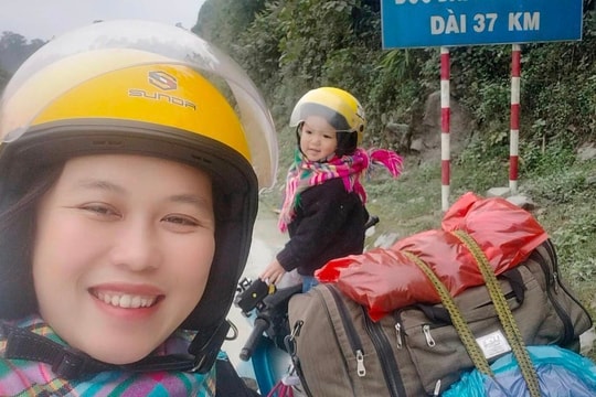 Người mẹ Dao đưa con 4 tuổi đi phượt khắp đất nước
