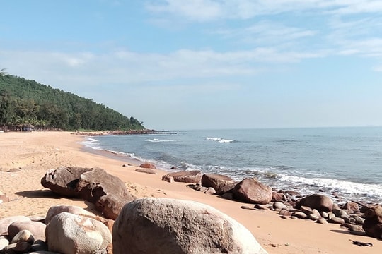 8 bãi biển vắng cho chuyến du lịch hè