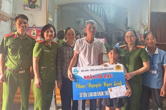 Hội Phụ nữ Công an huyện Bình Giang nhận đỡ đầu thêm 6 trẻ mồ côi