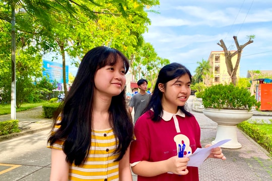 Gần 800 thí sinh thi môn chuyên vào lớp 10 Trường THPT chuyên Nguyễn Trãi