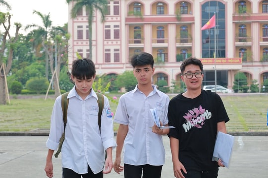 Đề thi môn vật lý vào lớp 10 Trường THPT chuyên Nguyễn Trãi năm học 2024-2025