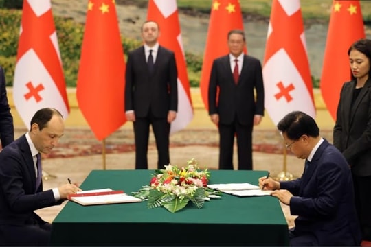 Lý do phương Tây lo ngại Trung Quốc xây dựng cảng chiến lược ven Biển Đen