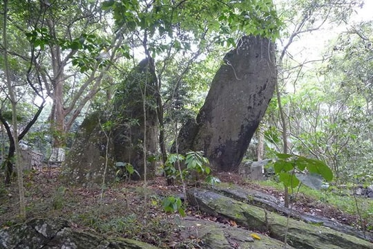 Núi (*)