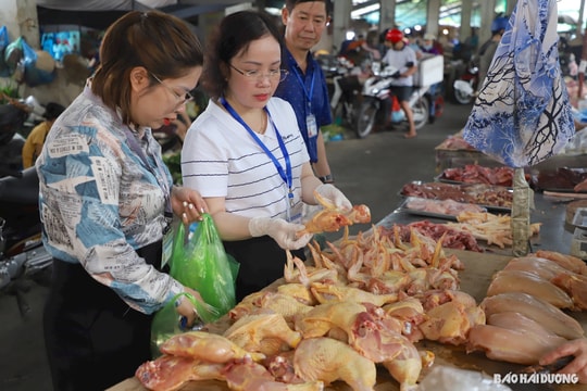 Hải Dương tiêu huỷ hơn 1.800 kg mỡ lợn, xương gà không rõ nguồn gốc