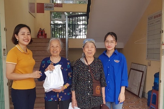 150 người thuộc diện chính sách ở xã Thanh An (Thanh Hà) được khám bệnh miễn phí