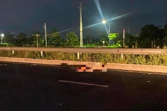 Đi bộ trên quốc lộ 5 lúc nửa đêm, người đàn ông ở Kim Thành bị ô tô tông tử vong