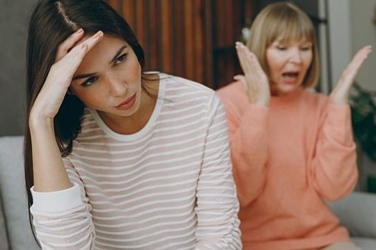 Dấu hiệu của người mẹ độc hại