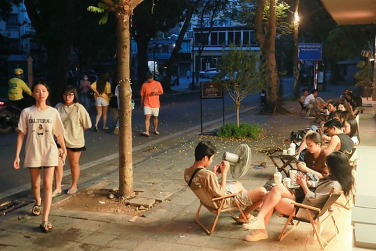 Đi trà sữa từ 4 giờ sáng để "chữa lành"
