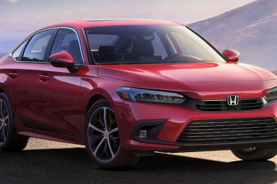 8 mẫu xe xăng tiết kiệm nhiên liệu đáng mua khi xe hybrid, xe điện vẫn còn đắt
