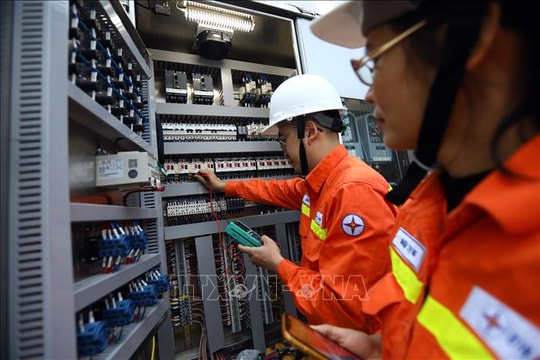 EVN đẩy nhanh tiến độ các dự án để bảo đảm cấp điện
