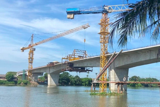 Thi công cầu Bắc Hưng Hải đạt 80% khối lượng