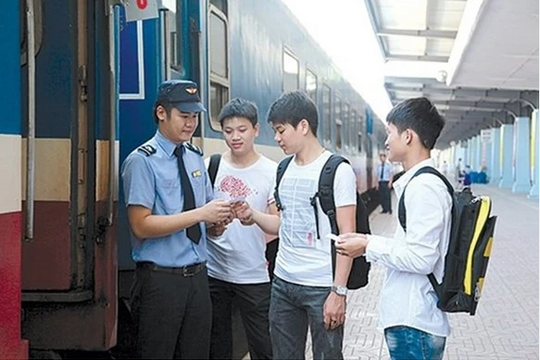 Hỗ trợ giá vé tàu cho học sinh đi thi, nhập học