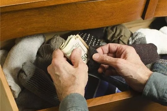 Đàn ông có quỹ đen là biết nghĩ cho vợ, minh bạch tài chính chắc gì đã tốt