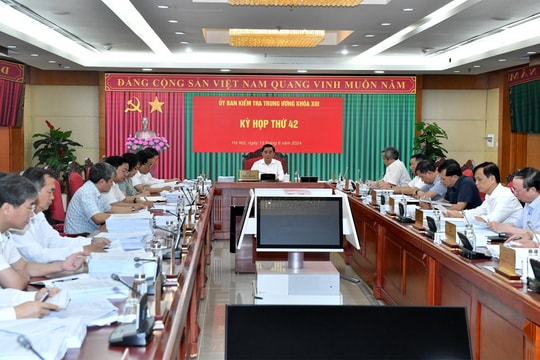 Đề nghị thi hành kỷ luật Ban Cán sự Đảng Bộ Tài chính nhiệm kỳ 2016 - 2021
