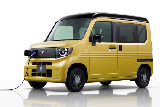 Honda N-Van e - xe van chạy điện giá 15.500 USD