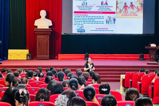 Phụ nữ Tứ Kỳ trao đổi kiến thức xây dựng gia đình hạnh phúc, phòng chống bạo lực gia đình