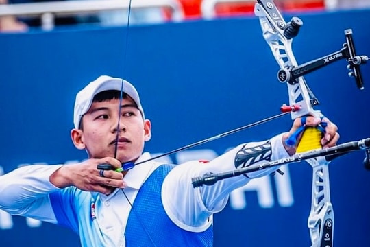Cung thủ Lê Quốc Phong giành vé dự Olympic Paris 2024