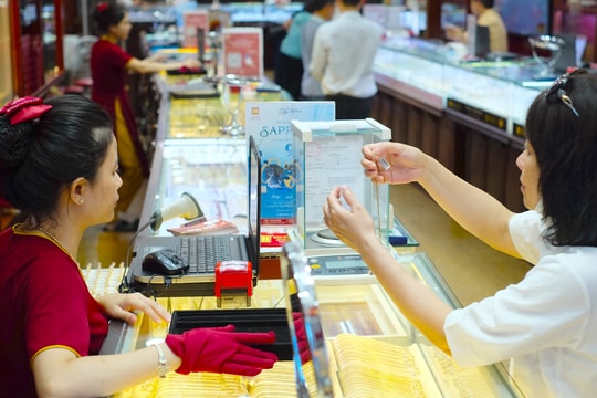 Chuyên gia đề xuất đánh thuế giao dịch vàng, Bộ Tài chính nói gì?