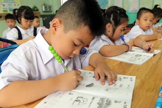 Trẻ 7 tuổi ở nước ngoài về có được nhập học tiểu học không?
