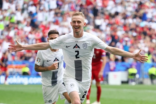 Jovic ghi bàn ở phút bù giờ thứ 5, Serbia hoà kịch tính Slovenia