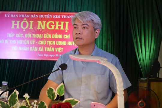 Chủ tịch UBND huyện Kim Thành Phạm Quang Hưng đối thoại với nhân dân xã Tuấn Việt