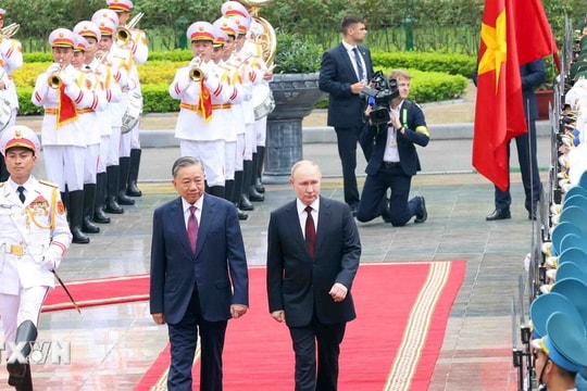 Chủ tịch nước Tô Lâm chủ trì lễ đón chính thức Tổng thống Nga Vladimir Putin