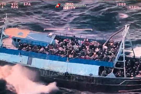 Tìm thấy thêm 12 thi thể nạn nhân sau vụ chìm thuyền ngoài khơi Italy