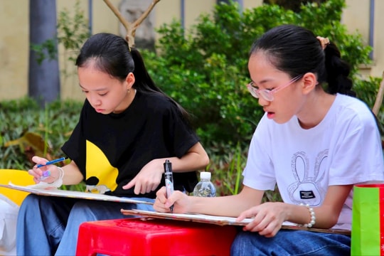 Hơn 300 "họa sĩ nhí" thi vẽ tranh tại Bảo tàng tỉnh Hải Dương