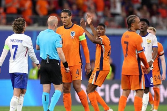 Griezmann gây thất vọng khi bỏ lỡ 2 cơ hội ngon ăn, Pháp chia điểm với Hà Lan