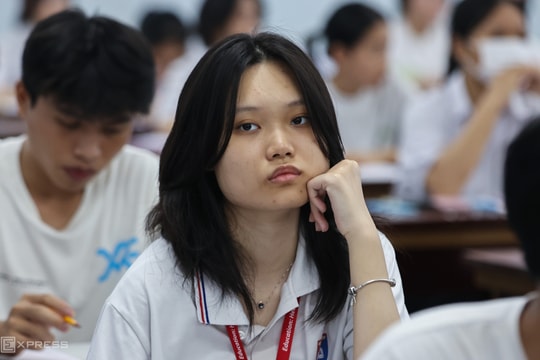 Ba lý do đẩy điểm chuẩn học bạ suýt soát 30