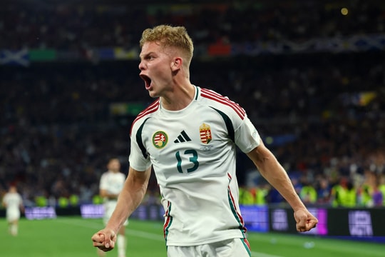 Hungary thắng nghẹt thở Scotland, thắp lên hy vọng đi tiếp