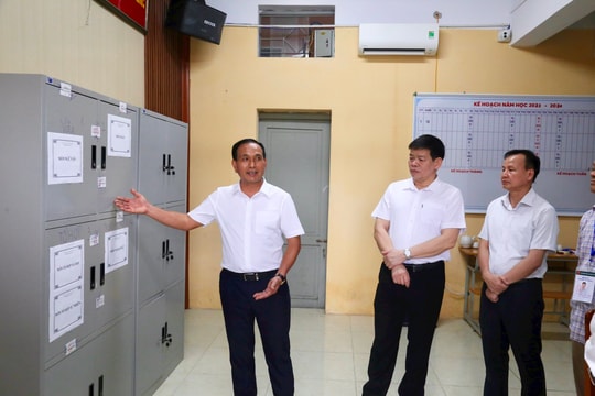 Phó Chủ tịch Thường trực UBND tỉnh Lưu Văn Bản kiểm tra công tác chuẩn bị thi tốt nghiệp THPT