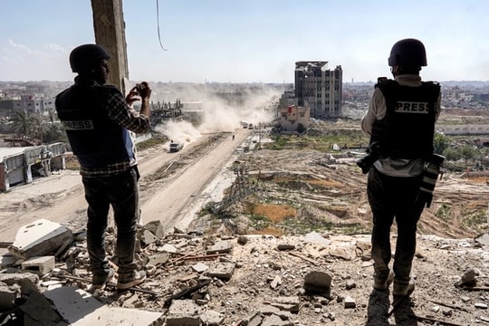 Quân đội Israel coi một số nhà báo ở Gaza là "mục tiêu hợp pháp"?