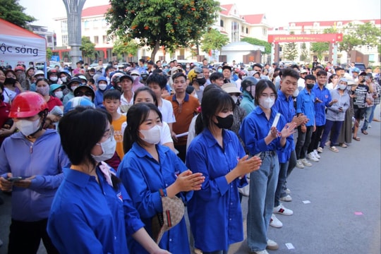 Hải Dương huy động hơn 2.100 tình nguyện viên hỗ trợ thí sinh thi tốt nghiệp THPT