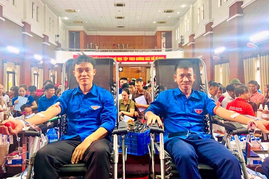 Ngày hội "Giọt máu nghĩa tình đất Hồng Châu" ở Ninh Giang thu 413 đơn vị máu